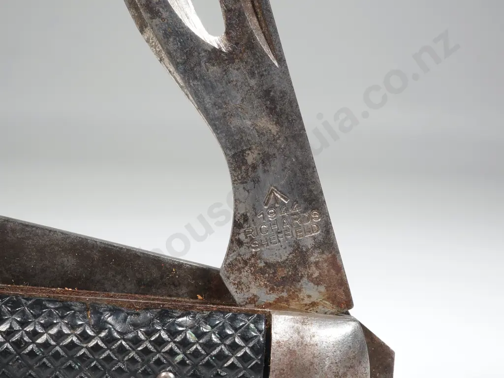 1944 Richard's Military Black Bakelite Pocket Knife. Image 1++