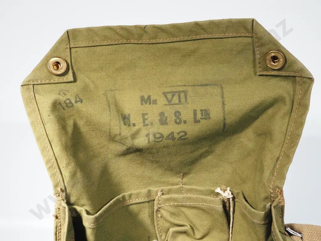 No 6 Gas Mask 1941 in Mk 7 Gas Mask Bag. Image 1++