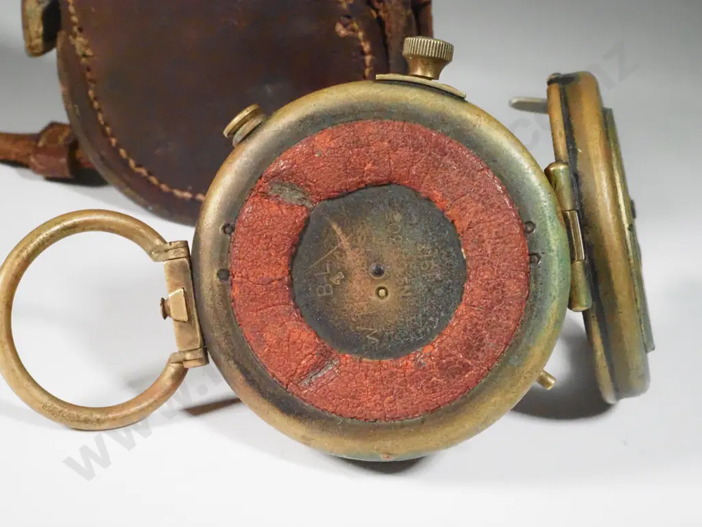 WWI British Military Compass w a Leather Case Dated 1918. Image 1++