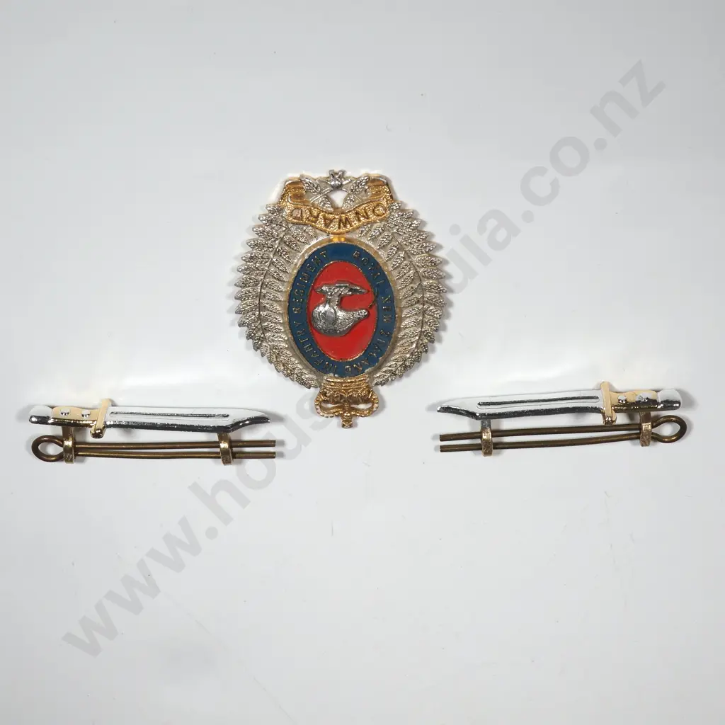 Royal NZ Infantry Regiment Bayonet Collar Badges & One Hat Badge (No lugs). Image 1++
