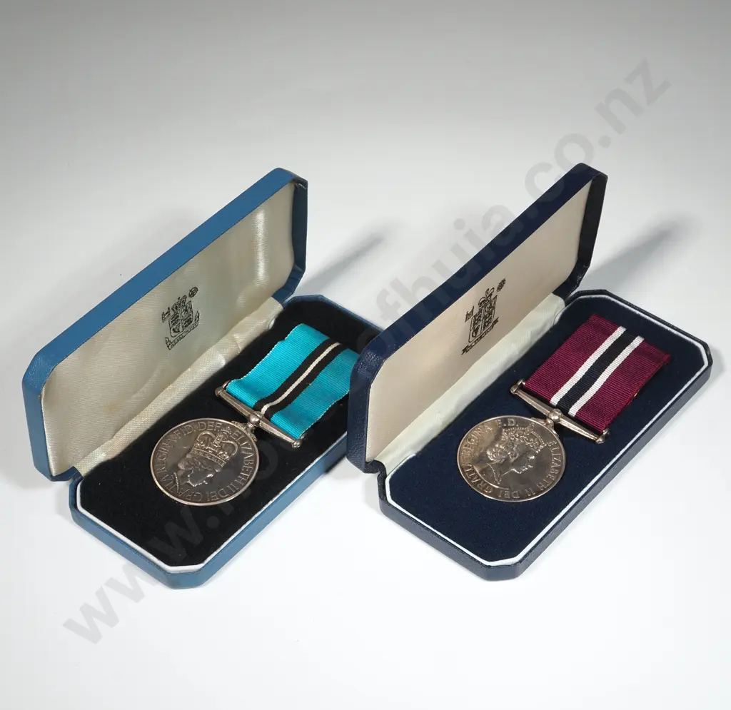 New Zealand Traffic Service (1989) & Police Long Service Good Conduct Medal (2001) to A Collins Image 1++