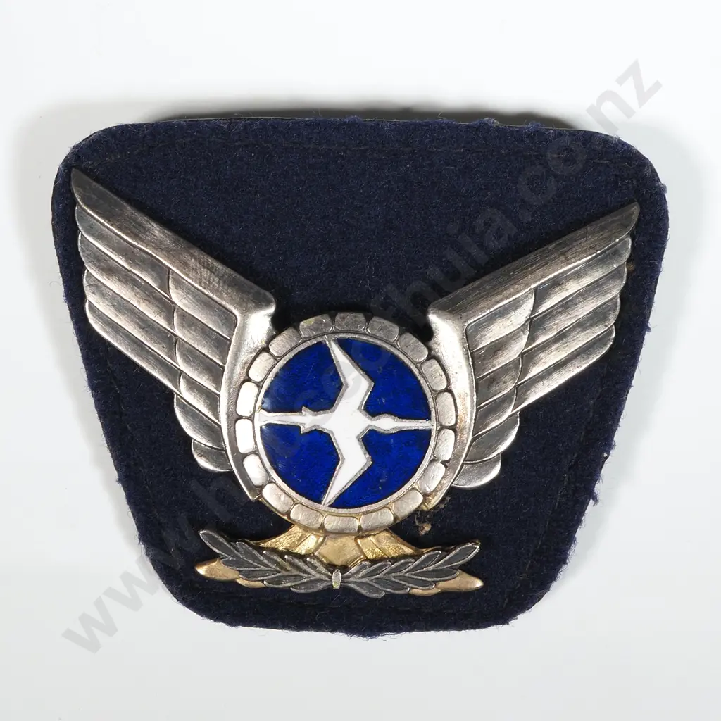 Metal on Cloth NAC Pilots Cap Badge - Scarce  Image 1++