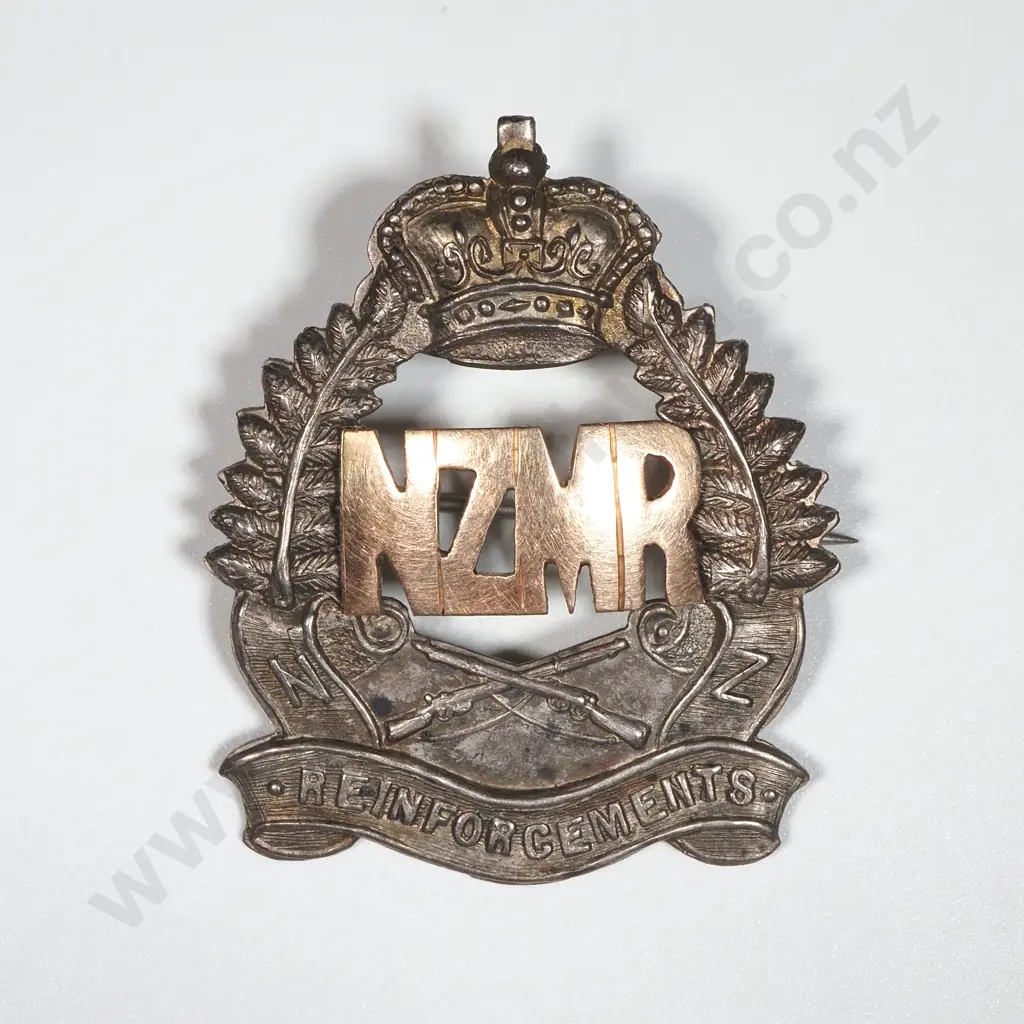 Sterling Silver & 9ct Gold NZMR Reinforcements Sweetheart Badge. Image 1++