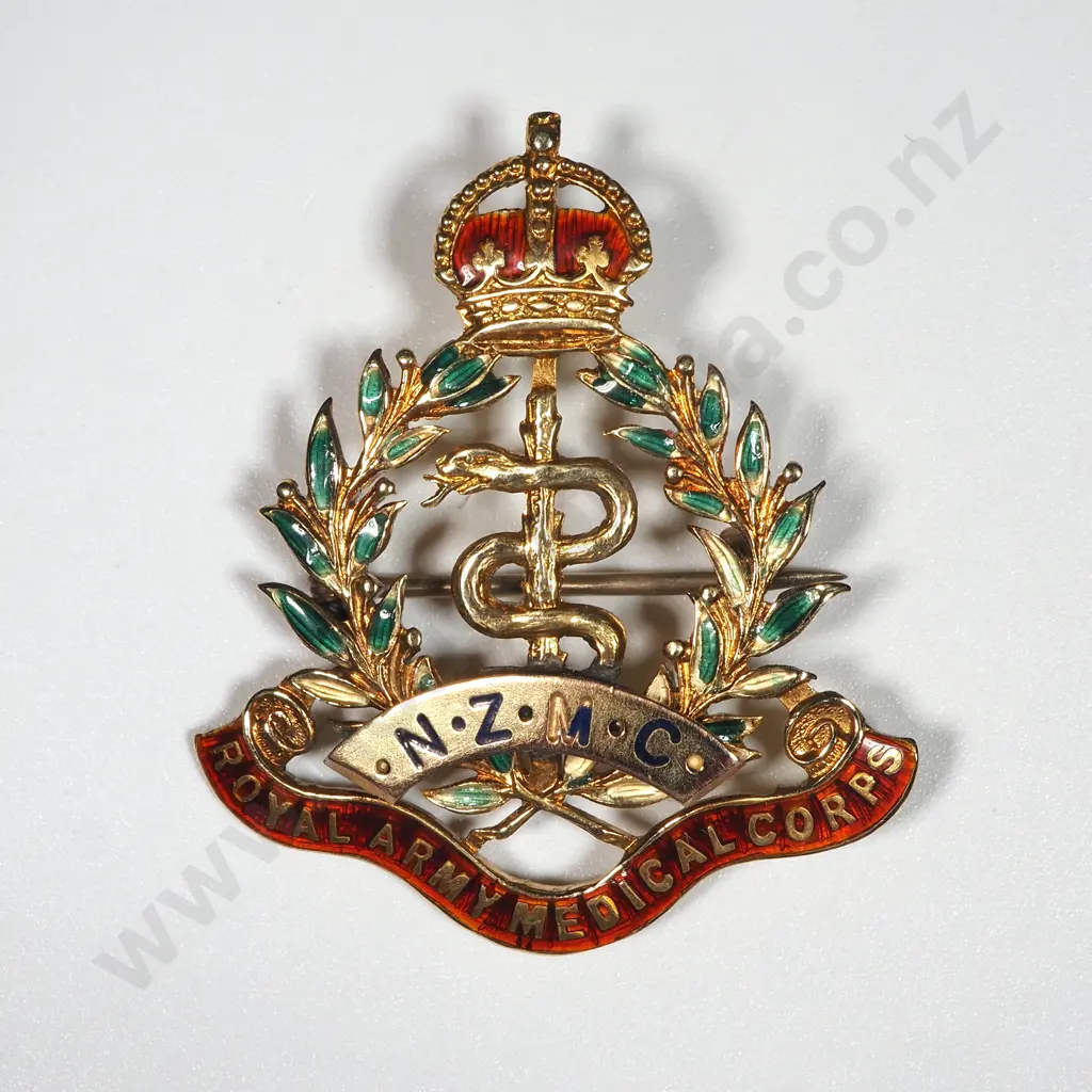 WWI 15ct Gold & Enamel NZ MC Sweetheart Badge. Image 1++