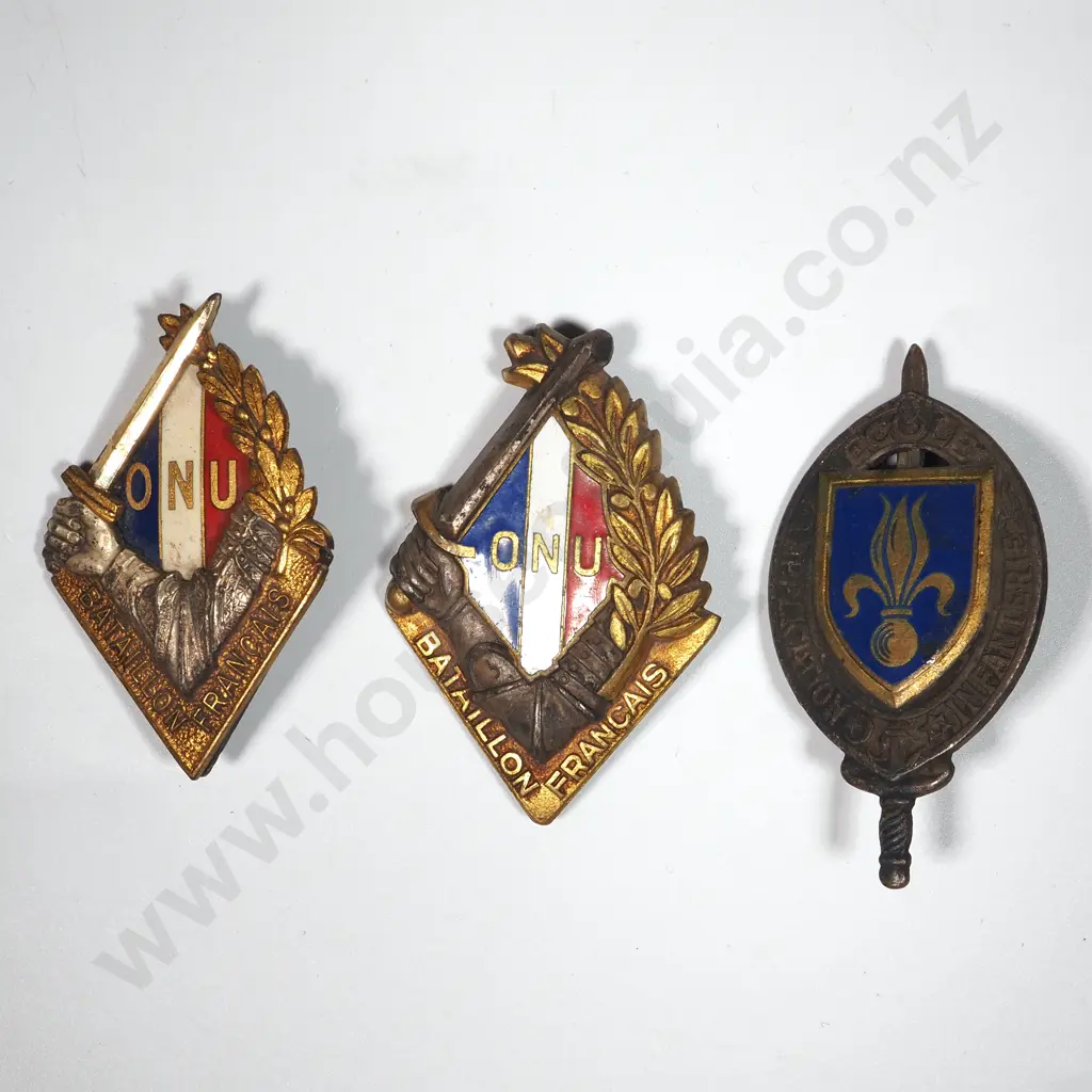 Three French Military Unit Badges. Image 1++