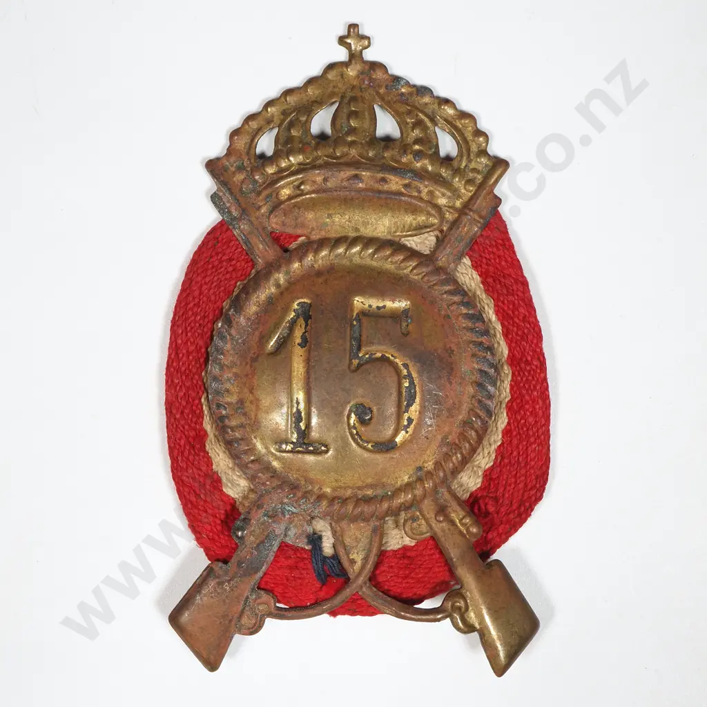 WW2 Facist Italian Cap Badge w Original Cloth - 15th Infantry  Image 1++