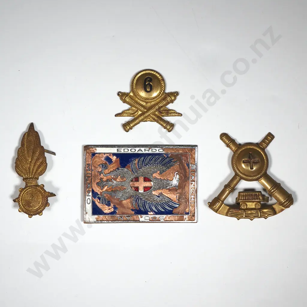 Italian WWII Badges. Image 1++