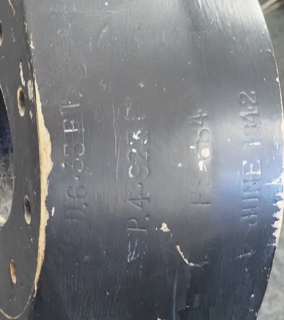 De Havilland DH82 Tiger Moth Ex Royal Australian Air Force Propellor . Length 1980 Image 1++