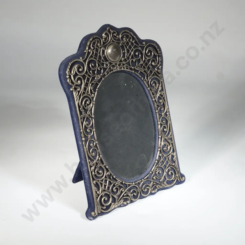 Silver Fronted Ornate Picture Frame Image 1++