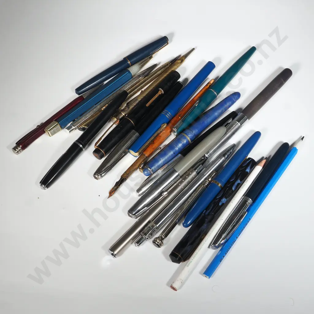 Collection Of Mainly Vintage Fountain Pens & Propelling Pencils  Image 1++