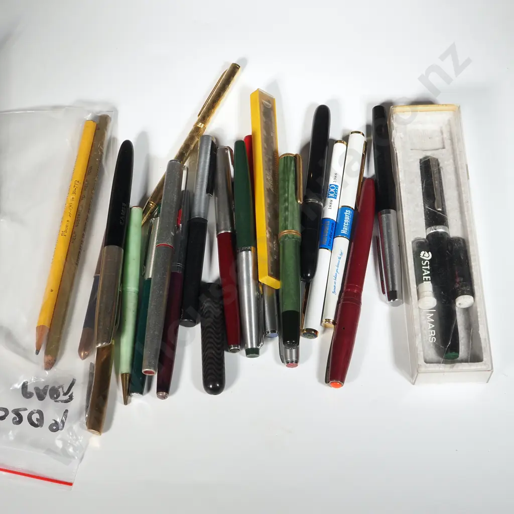 Collection Of Mainly Vintage Fountain Pens Image 1++