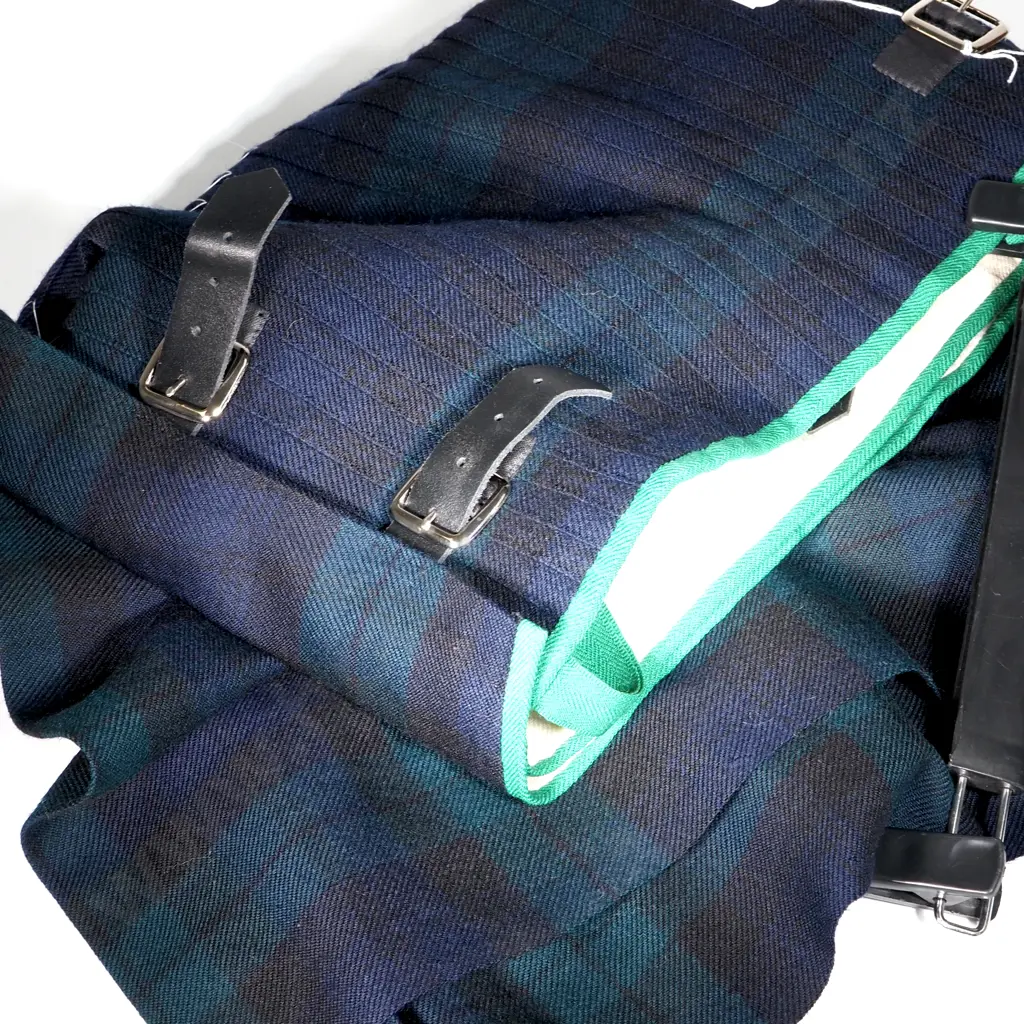 Kilt No 1  Black Watch  O.R. Size 32. Image 1++