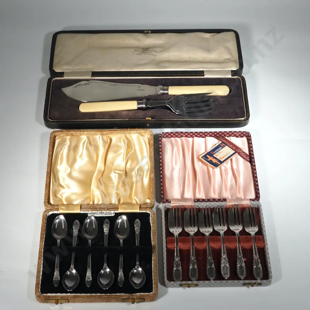 Boxed James Dixon & Sons Fish Servers with Bone Handles, Boxed Set Of Teaspoons & Boxed Set Of Cake Knives Image 1++