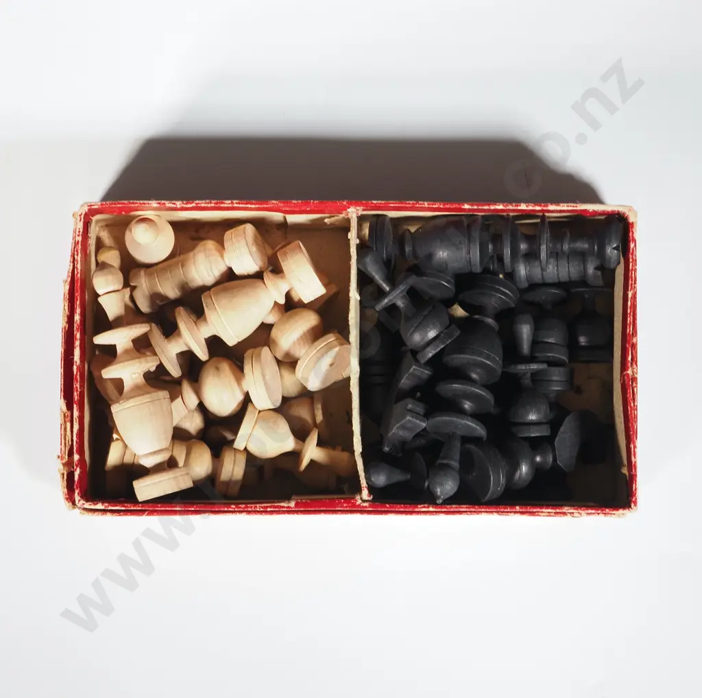 Miniature Wooden Chess Set In Original Box  Image 1++