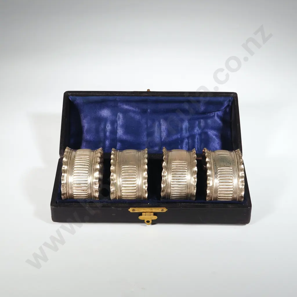 Boxed Set Of Four Oval  Silver Plated Serviette Rings Image 1++