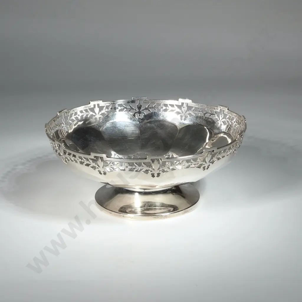 Sterling Silver Bowl With Pierced & Castellated Rin On A Pedestal Base. Birm 1928 Adie Bros Ltd Image 1++