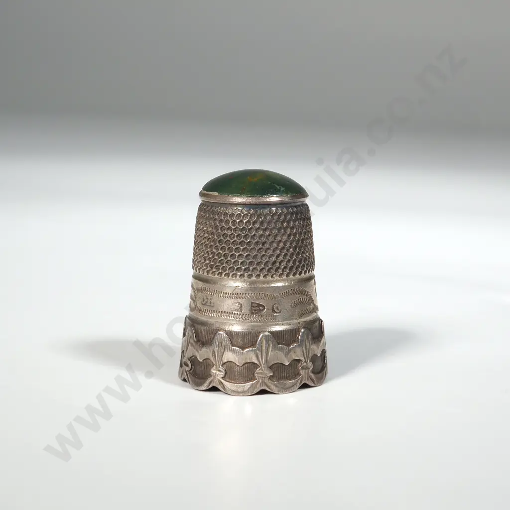 Sterling Silver Thimble with Agate Top. Maker Charles Horne  Image 1++