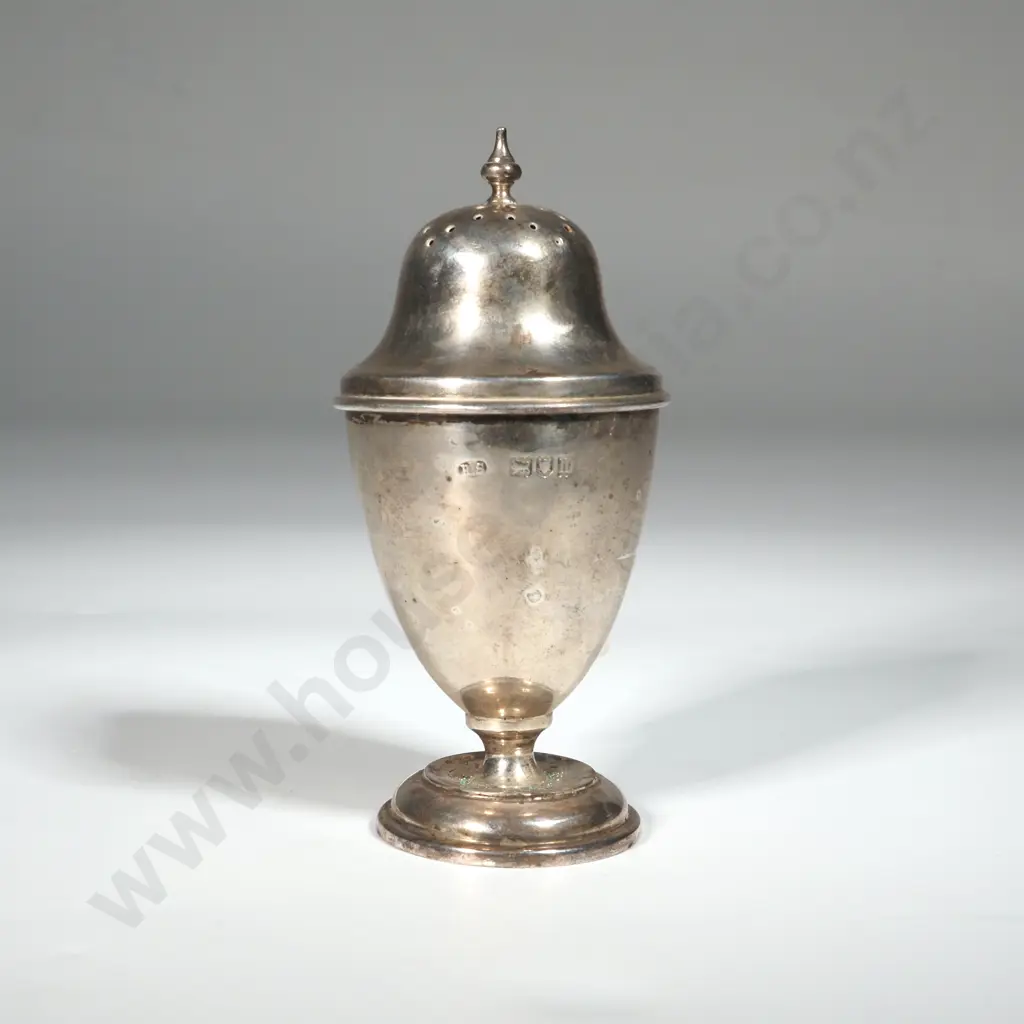Sterling Silver Pepper Pot. London 1907. Maker Robert Stebbings Image 1++