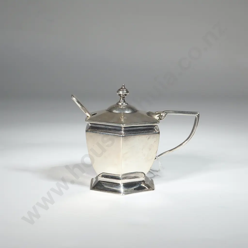 Sterling Silver Hexagonal Mustard Pot. Birmingham 1929.Maker  Deakin & Francis  Image 1++
