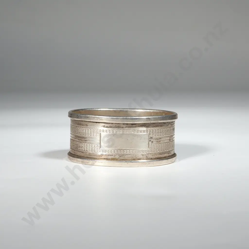 Oval Sterling Silver Serviette Ring. Birm 1969 Henry Griffiths & Sons  Image 1++