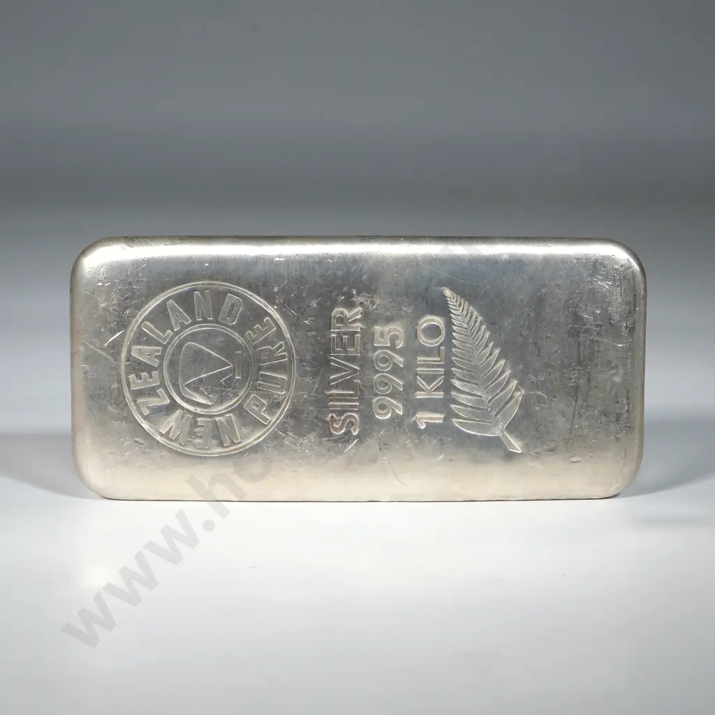 New Zealand Pure 1 Kilo Pure Silver Bar Image 1++