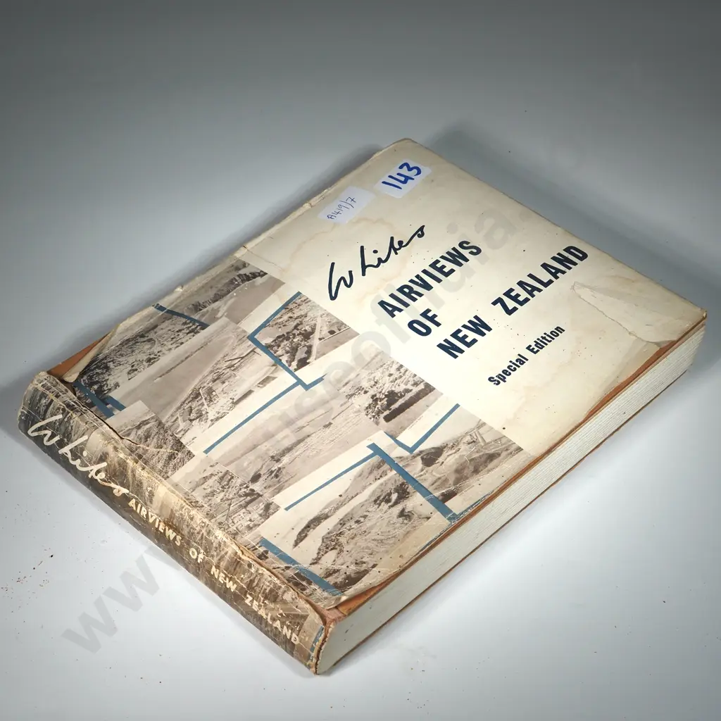Book Whites Airviews Of New Zealand, Special Edition by Leo White Image 1++