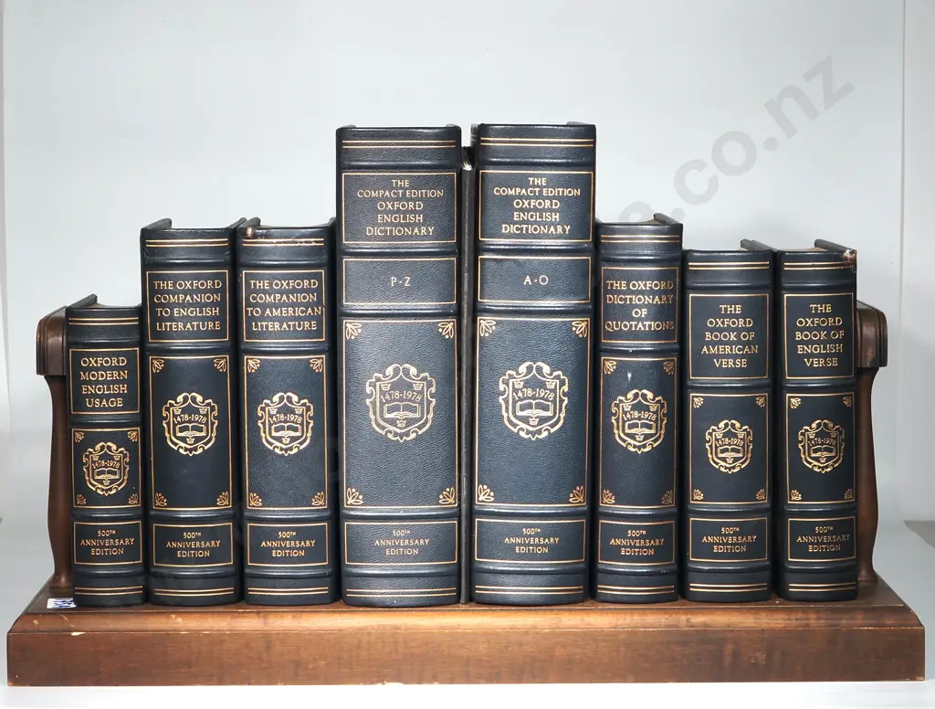 The 500th Anniversary Edition of the Oxford Reference Classics of the English Language. Eight Volume Set wWooden Stand. Image 1++