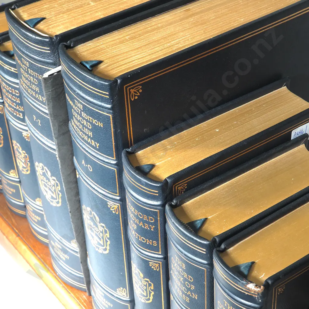 The 500th Anniversary Edition of the Oxford Reference Classics of the English Language. Eight Volume Set wWooden Stand. Image 1++