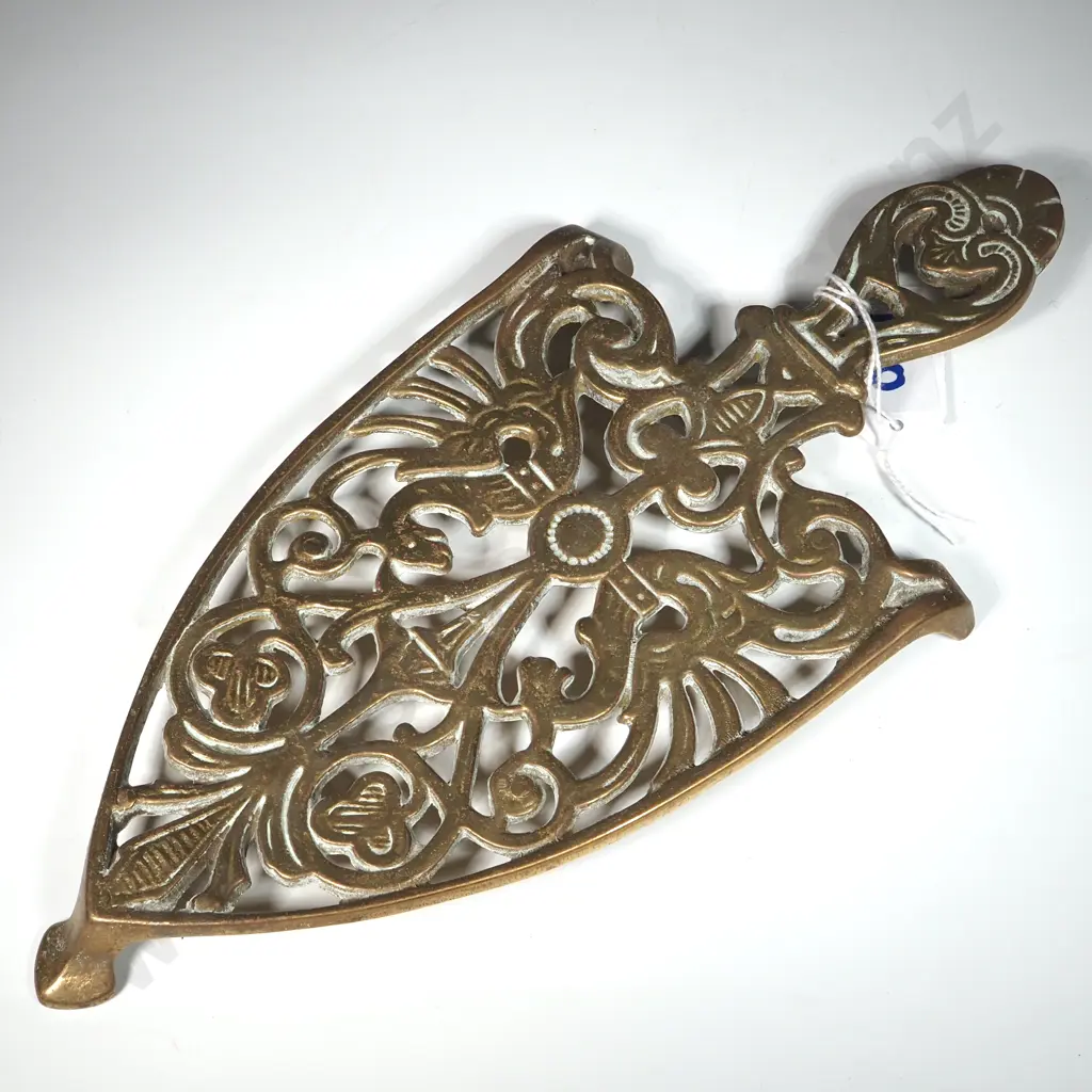 Vintage Cast Solid Brass Ornate Floral Dragon Beast Iron Trivet  Image 1++