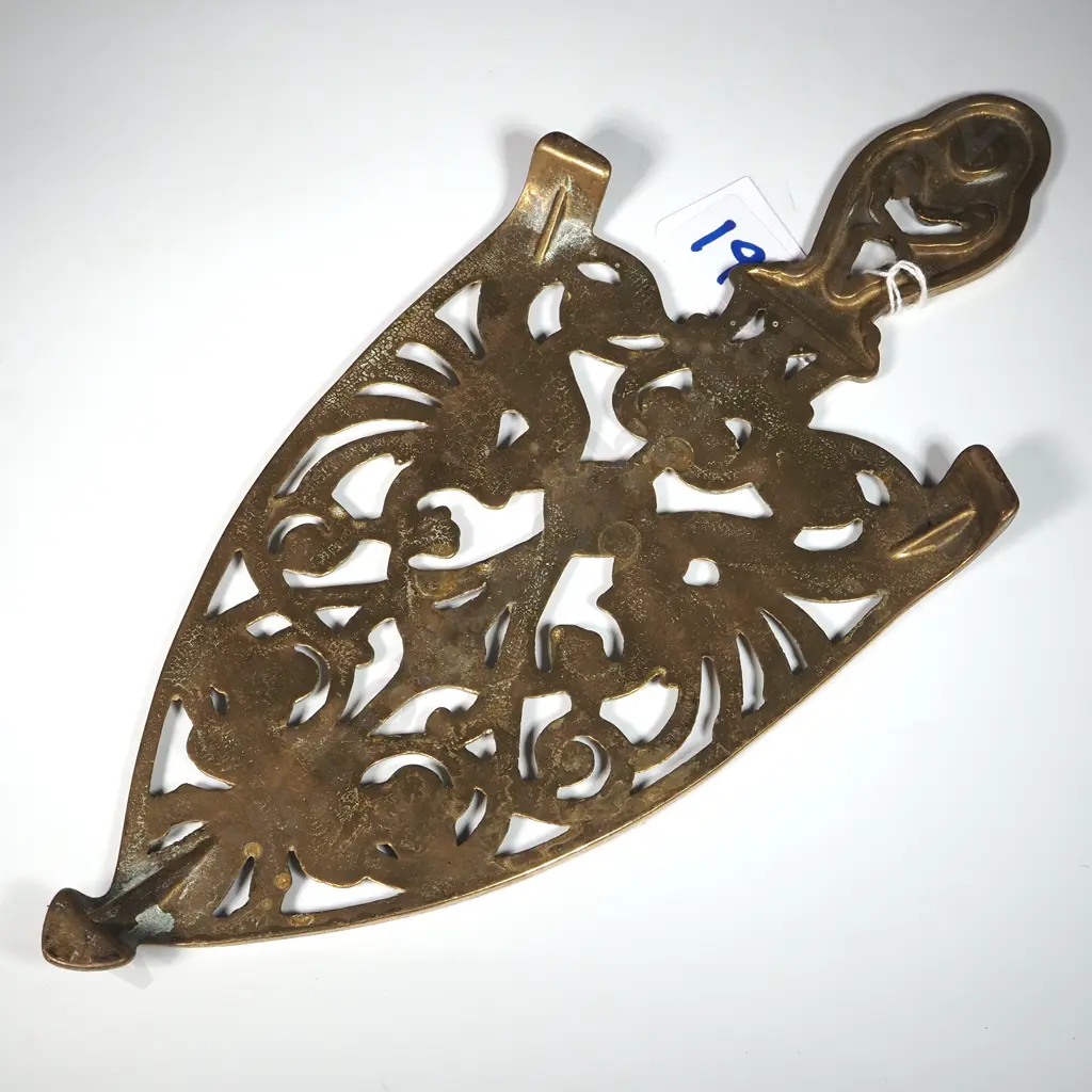 Vintage Cast Solid Brass Ornate Floral Dragon Beast Iron Trivet  Image 1++
