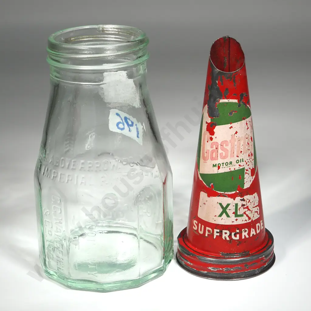Vintage Castrol  XL One Pint Grade  Motor Oil Bottle & Pourer. Bottle Embossed Property Of CC Wakefield & Co Ltd. Image 1++
