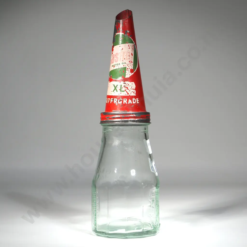 Vintage Castrol  XL One Pint Grade  Motor Oil Bottle & Pourer. Bottle Embossed Property Of CC Wakefield & Co Ltd. Image 1++