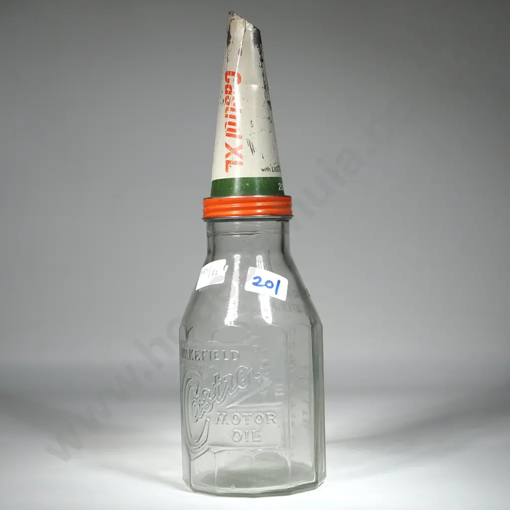 Vintage Wakefield Castrol One Quart Motor Oil Bottle & Pourer. Bottle Embossed Property Of CC Wakefield & Co Ltd Image 1++