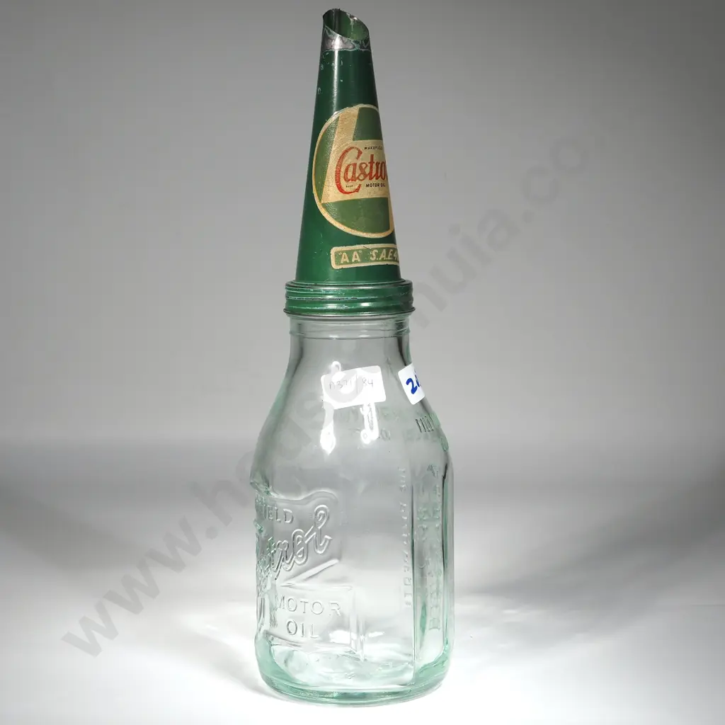 Vintage Wakefield Castrol One Quart Motor Oil Bottle & Pourer. Bottle Embossed Property Of CC Wakefield & Co Ltd Image 1++