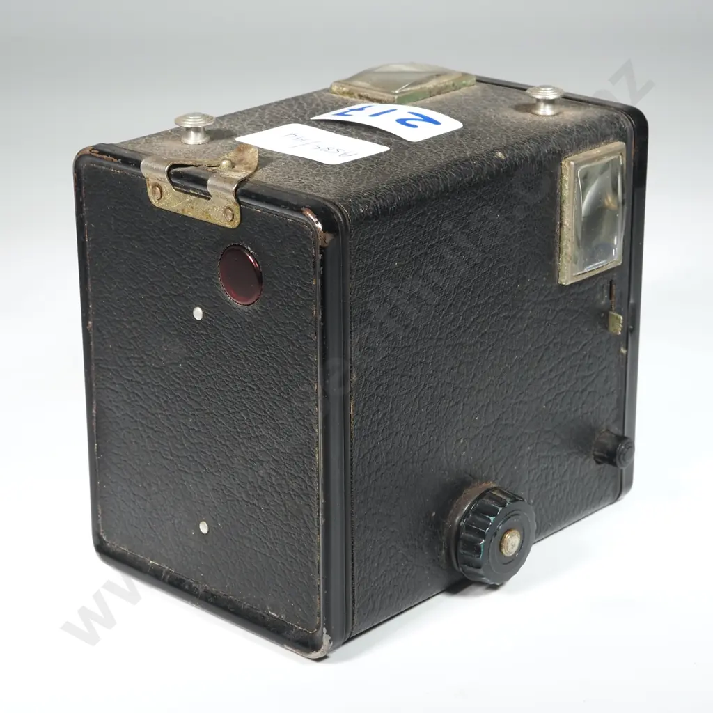 Kodak Box Brownie Six-20 Model C Camera  Image 1++