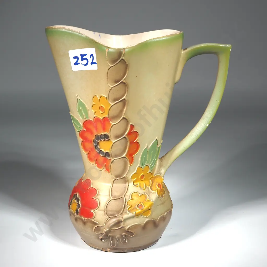 Bayliss Art Deco Vase - Bursalem. Image 1++