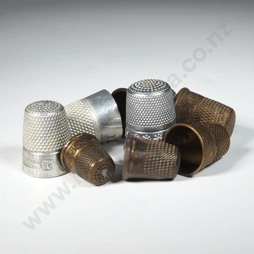 Mixed Bag of Brass, Copper & White Metal Thimbles Image 1++