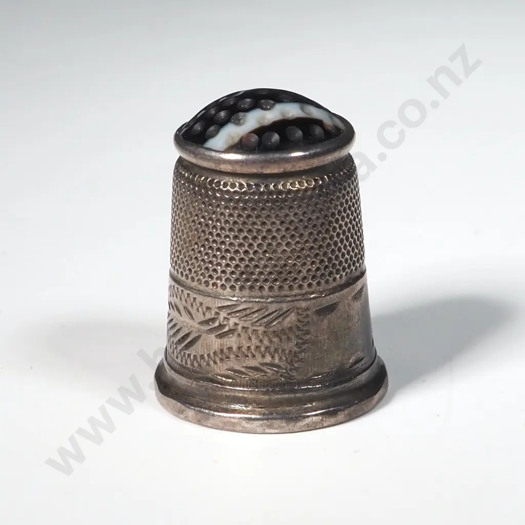 Sterling Silver Thimble with Agate Top. No Marks Image 1++
