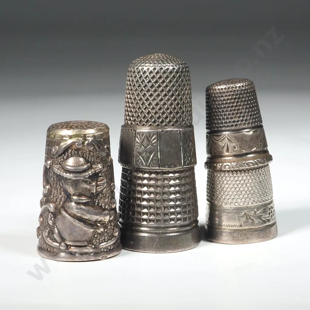 Five Metal Thimbles - Various Sizes. Image 1++