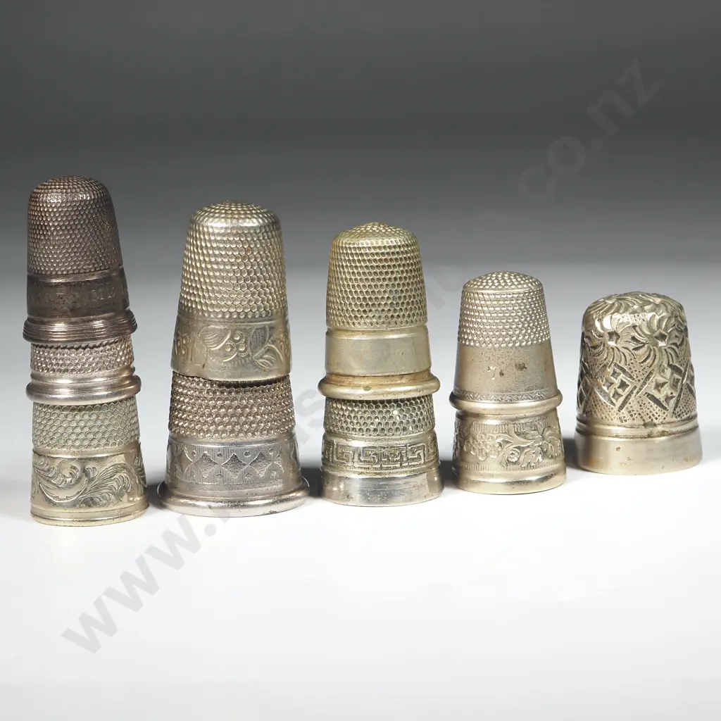 Eight Silver Plate Thimbles Image 1++