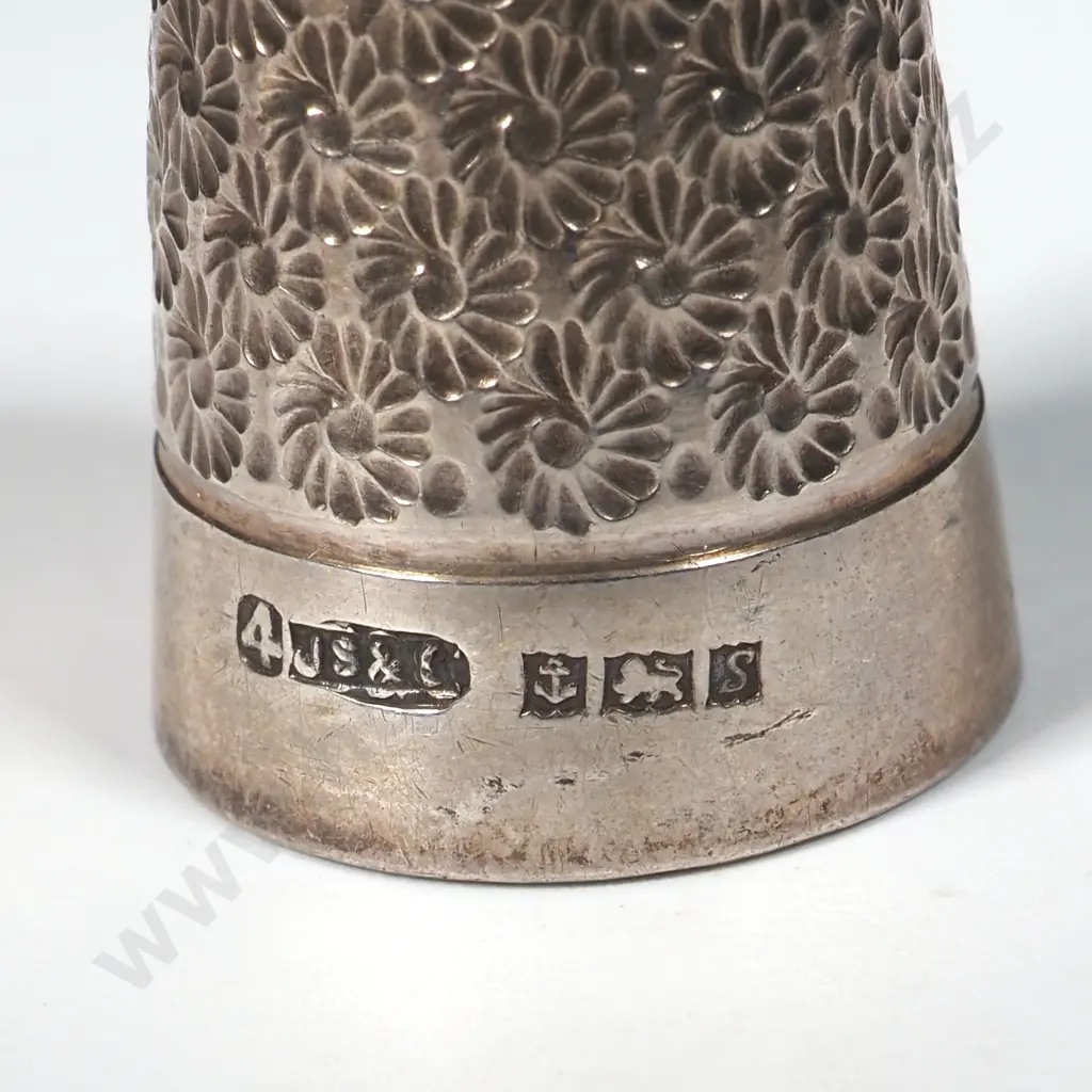 Sterling Silver Thimble with Green Stone Top JS & Co  Image 1++