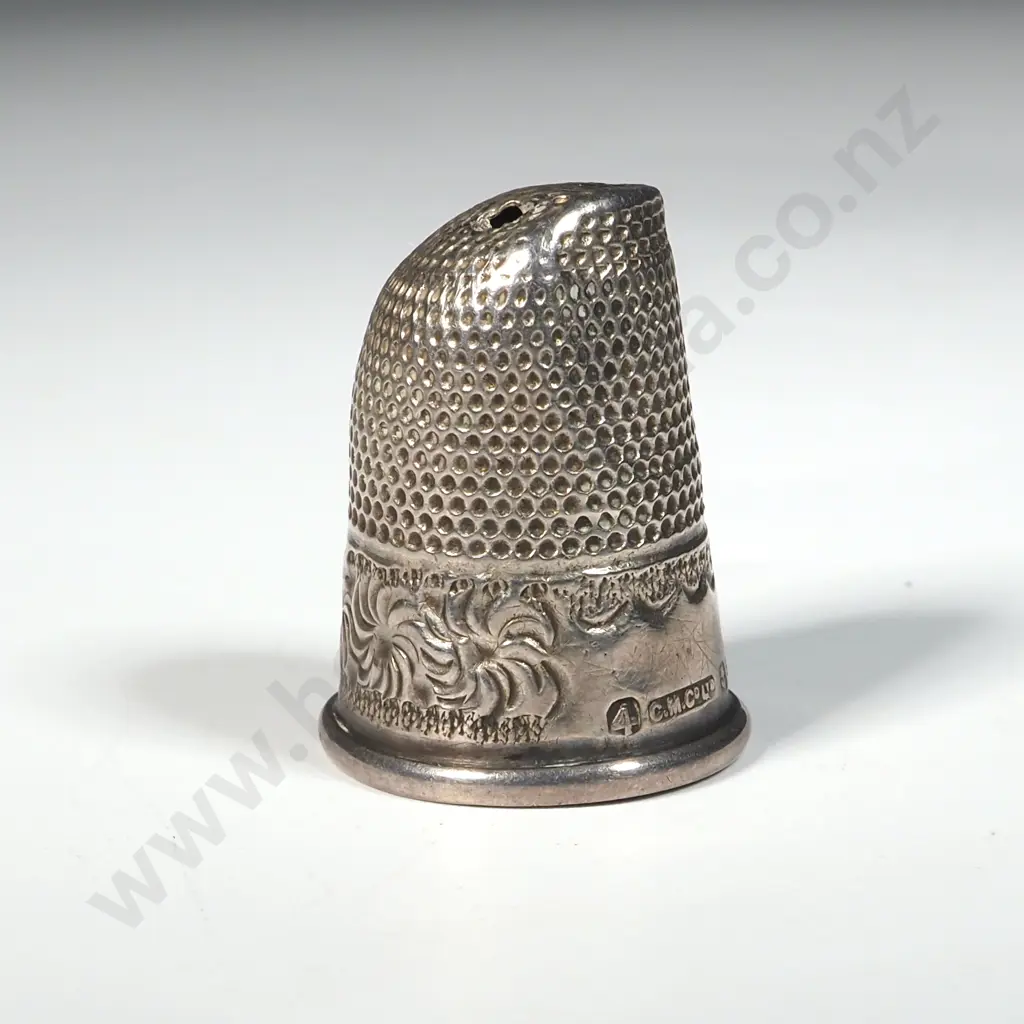 Sterling Silver Thimble with Thumbprint. Make CM& Co Ltd  Image 1++