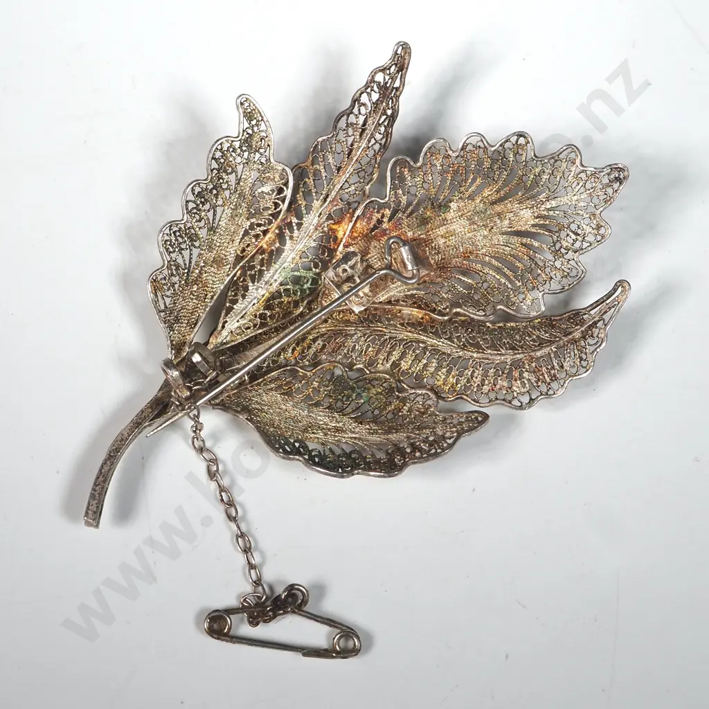 Sterling Silver Filigree Leaf Brooch with Safety Chain . Marked 925  Image 1++