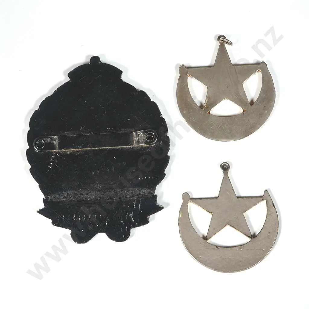 New Zealand Maori Warden's Numbered Badge "1189" & Two Vintage Enamelled Pendants Featuring The Symbol Of  Ratana Church Image 1++