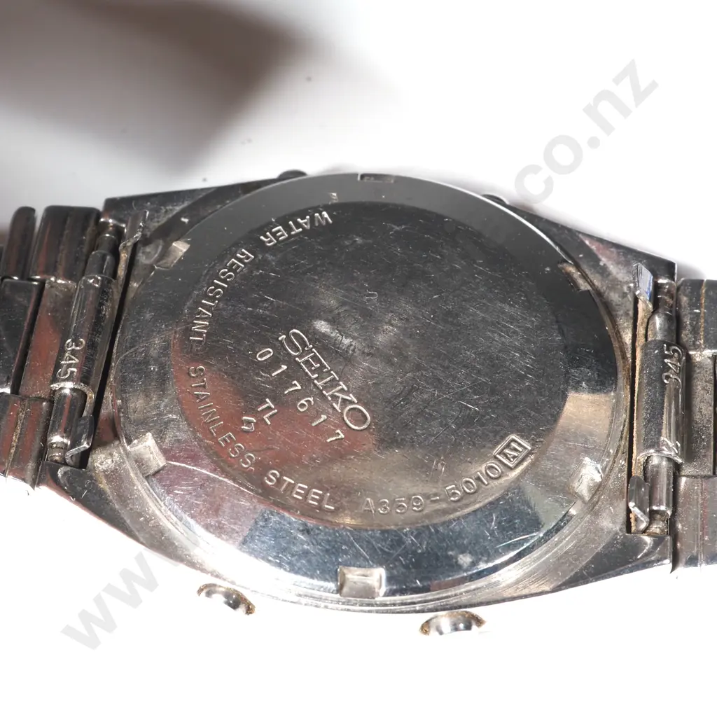 Vintage Seiko A359 - 5010 Digital Watch Calibre Water Resistant. Bracelet Image 1++