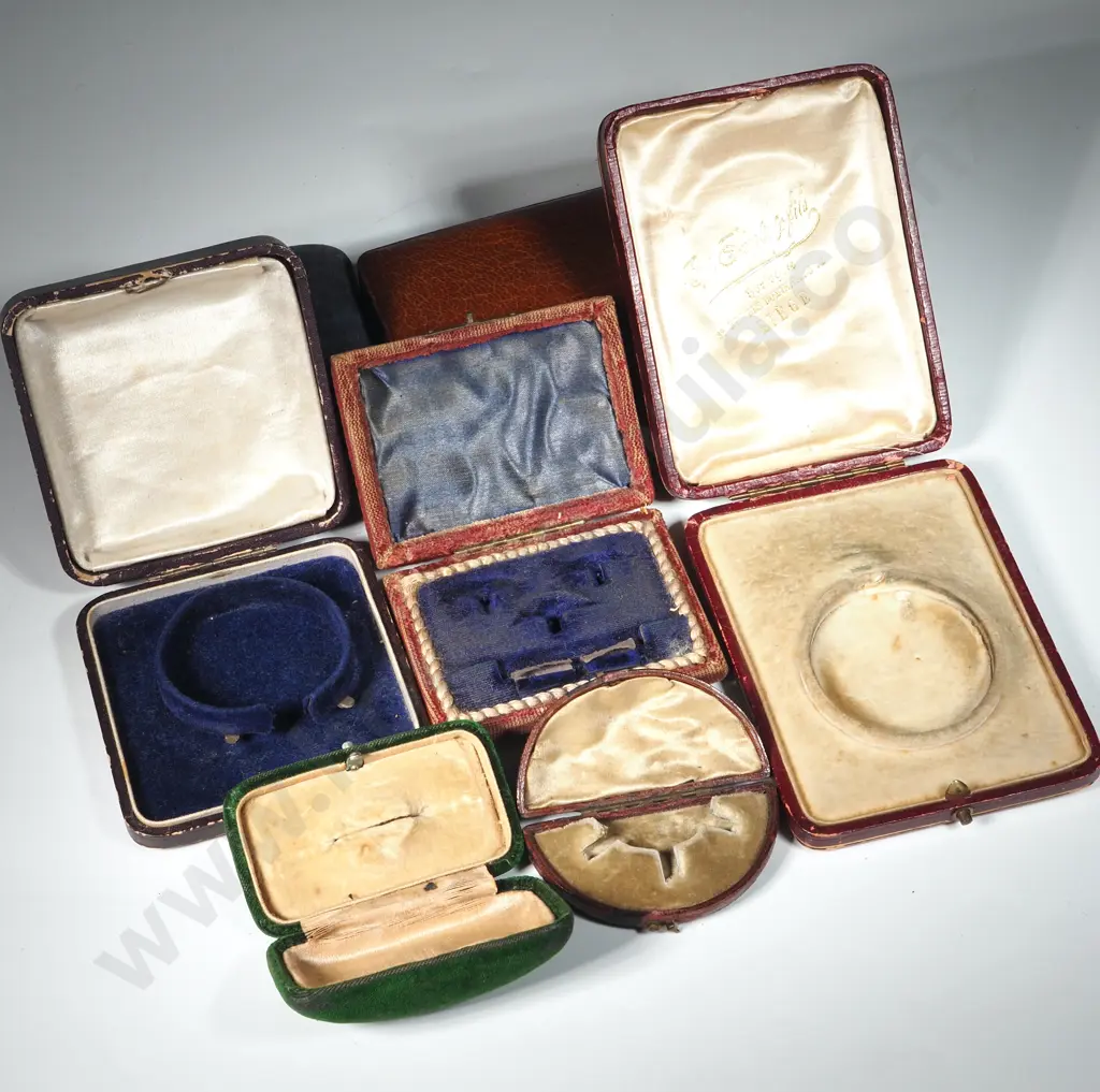 Bag Containing Vintage & Antique jewellery & Watch boxes  Image 1++