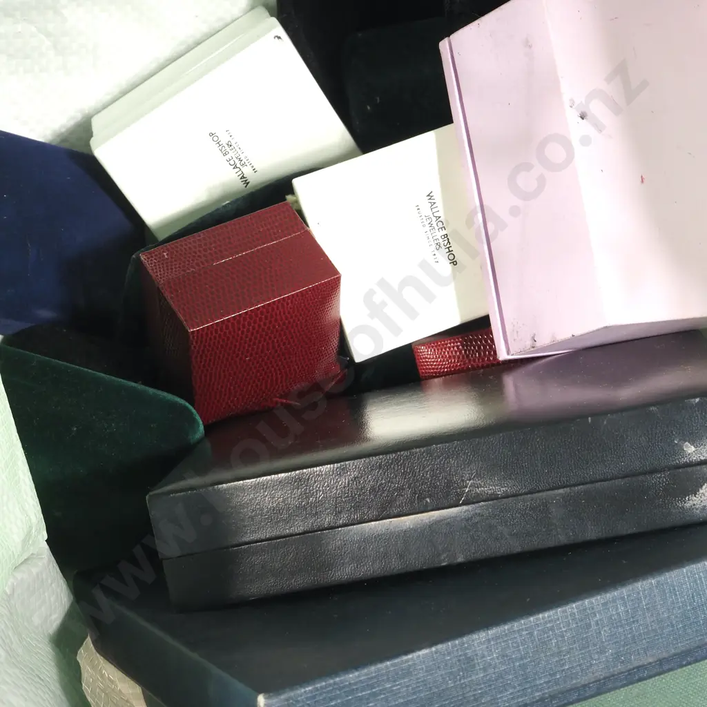 Bag Containing Jewellery & Watch Boxes Image 1++