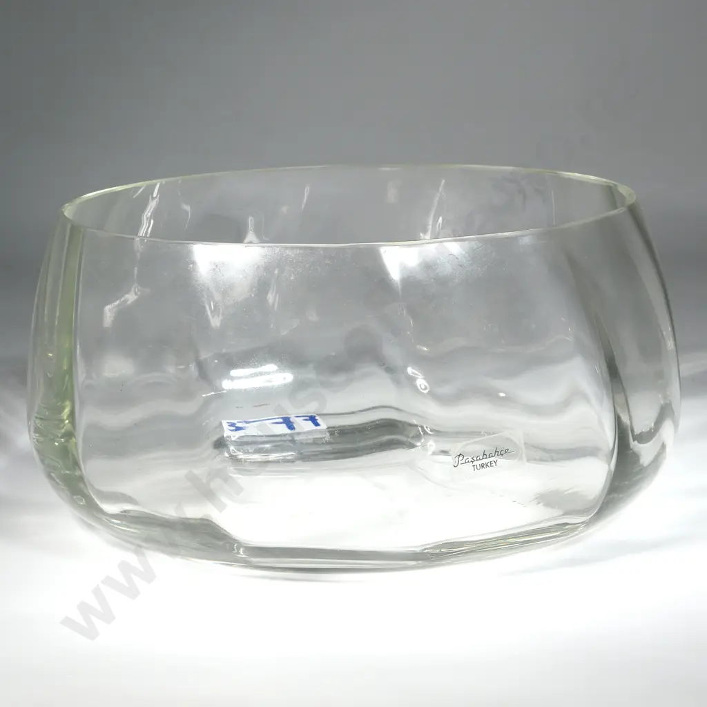 Glass Serving Bowl. Pasabahca Turkey. D 220mm x H 115 mm  Image 1++