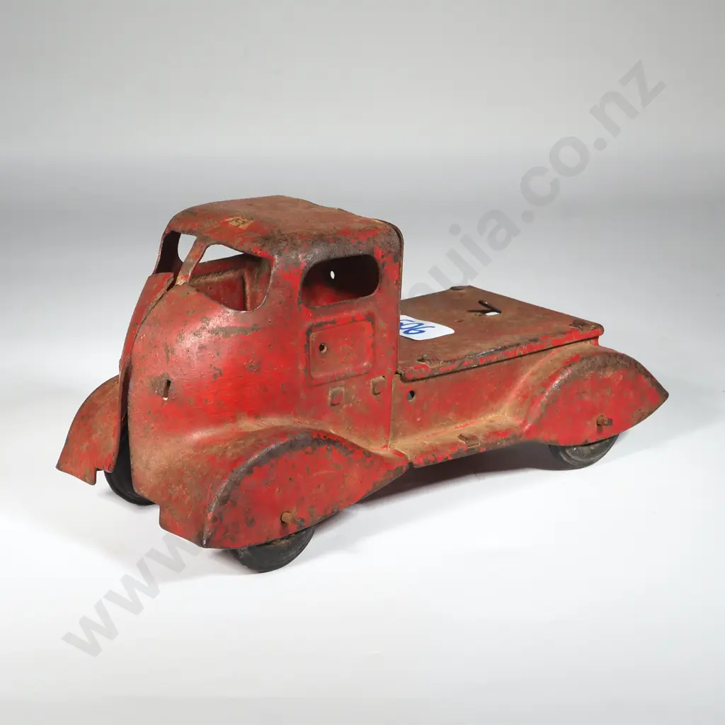 1940s Wyandotte Red Free Wheel Semi Cab Only. Image 1++