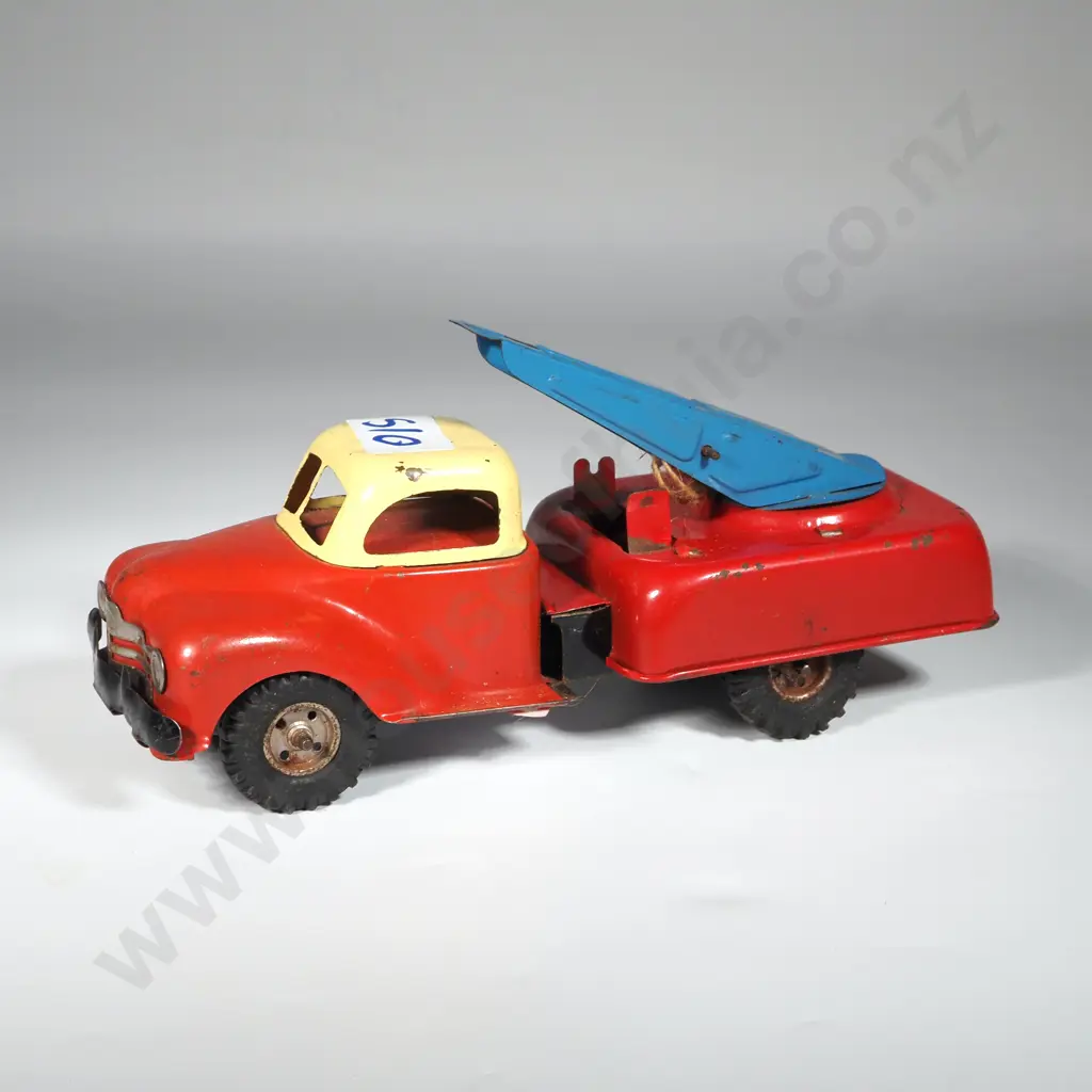 1950s Gamma Red/Yellow Friction Tow Truck. Image 1++